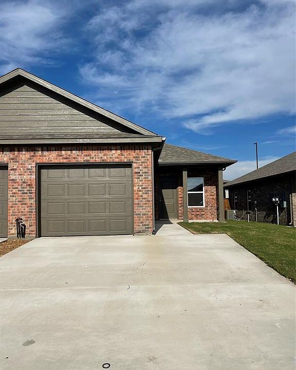 1st image of 2829 Peony Dr