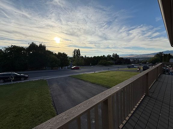 5th image of 800 Whitaker Dr #802