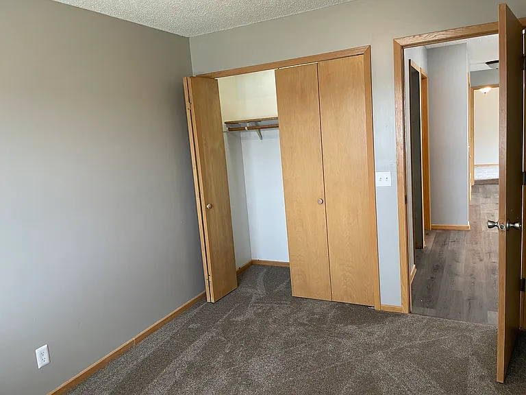 350 Oakwood Dr — Photo 14