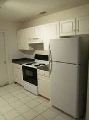 3rd image of 1665 SE Lorraine St