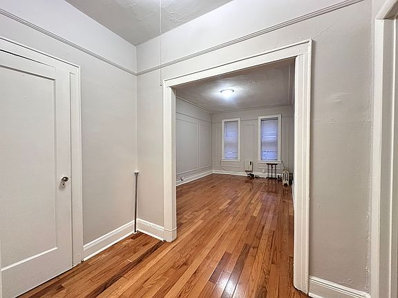 5th image of 123 Roosevelt Ave #12E