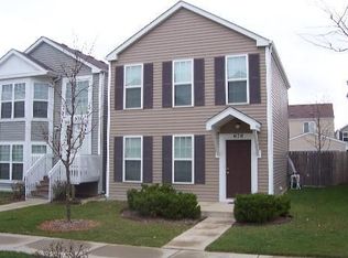 638 Four Seasons Blvd, Aurora, IL 60504