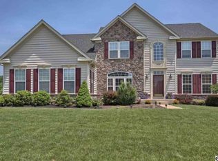 302 Cloudless Sky Dr, Mechanicsburg, PA 17050