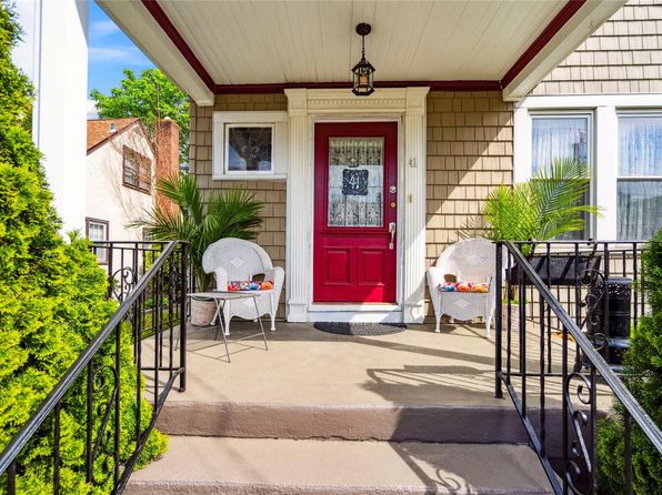 41 Gates Avenue, Malverne, NY 11565