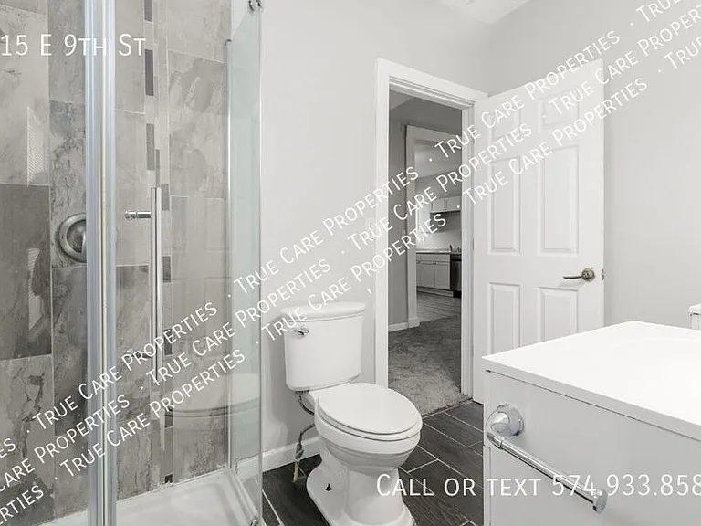 115 E 9th St — Photo 12