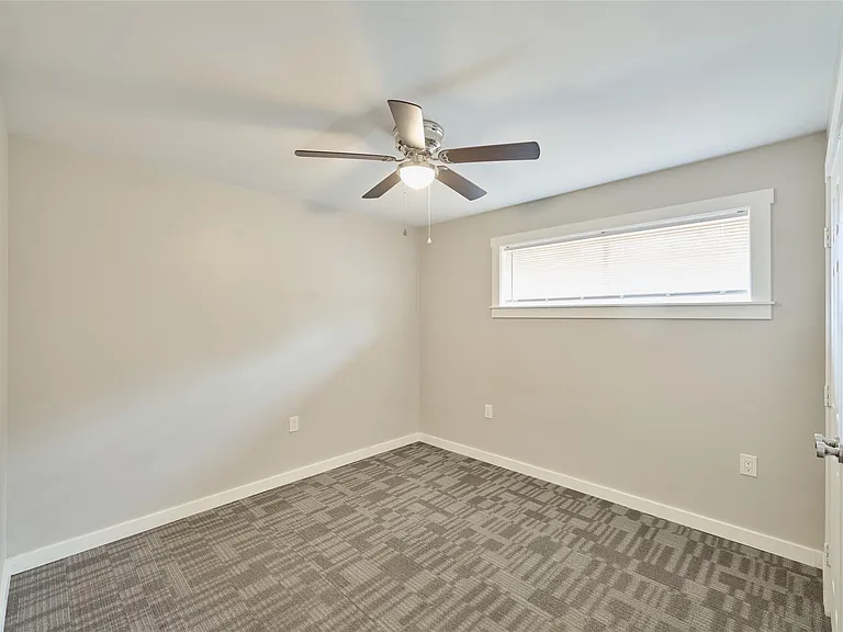 309 S Magnolia St — Photo 18