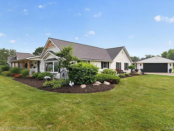 2nd image of 13525 Dennison Rd