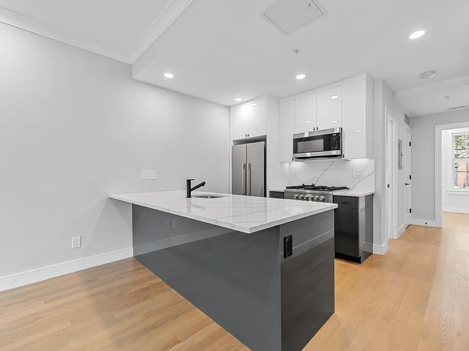 531 Newbury St #1K