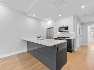 531 Newbury St #1K, Boston, MA 02215