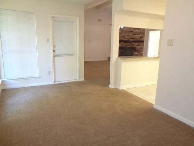 1374 Gentle Bend Dr — Photo 7