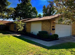 904 Harwood Rd, Bedford, TX 76021