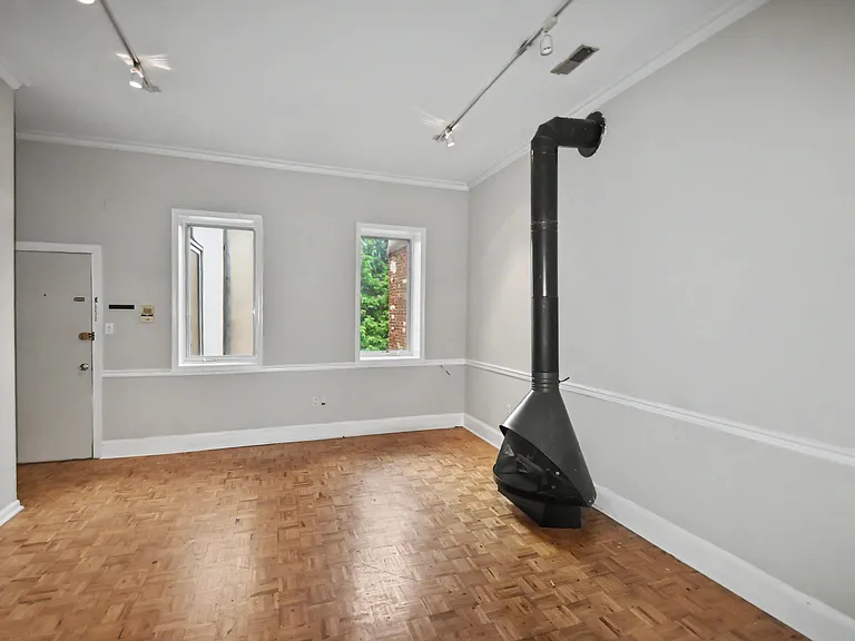 423 Spruce St #2F — Photo 6