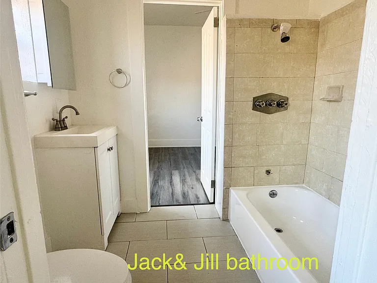 206 1/2 W 52nd Pl #206-1/2 — Photo 10