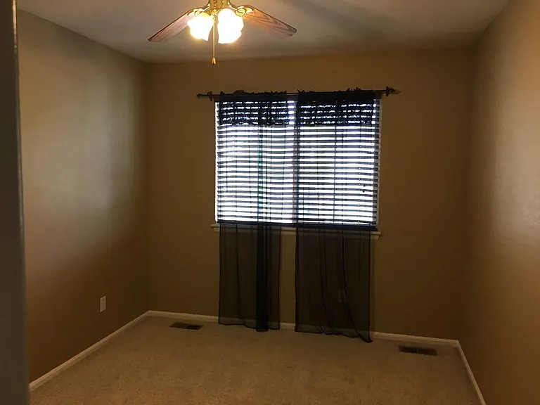 10558 Madison St — Photo 13
