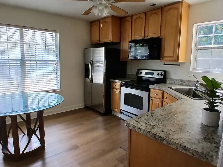 124 Mallard Dr — Photo 3