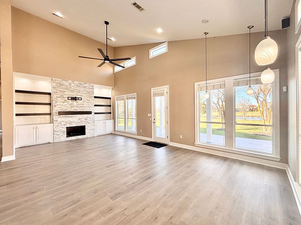 1st image of 6181 Royal Palms Dr