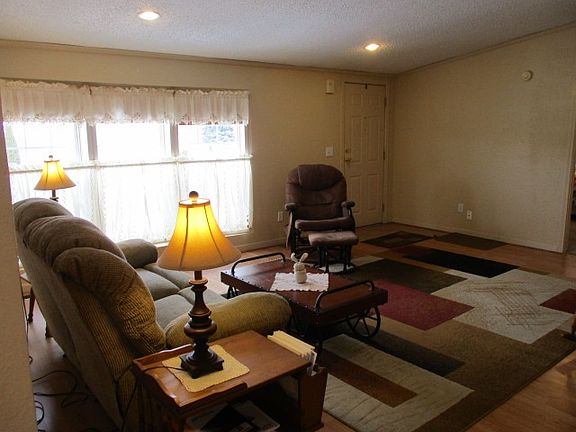 4th image of 5345 White Pine Ln