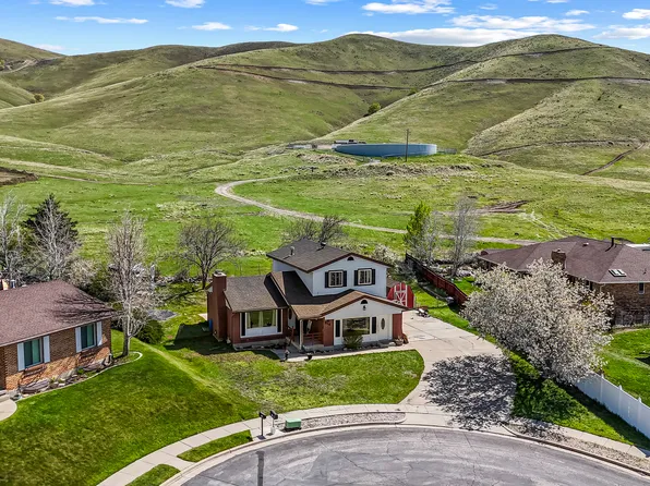 614 Mountaineer Cir, Tooele, UT 84074