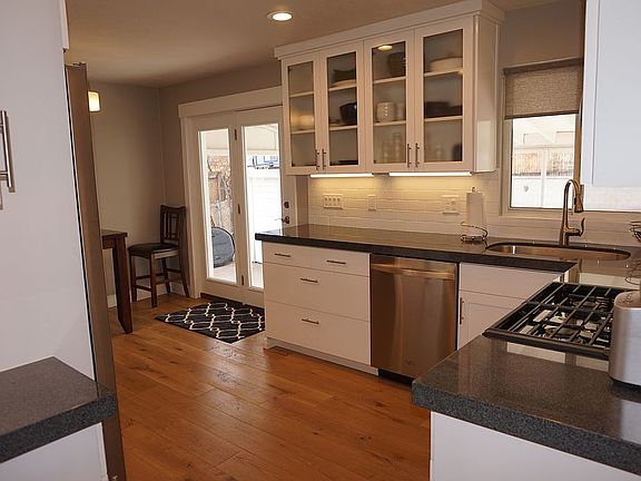 3rd image of 1456 E Gregson Ave