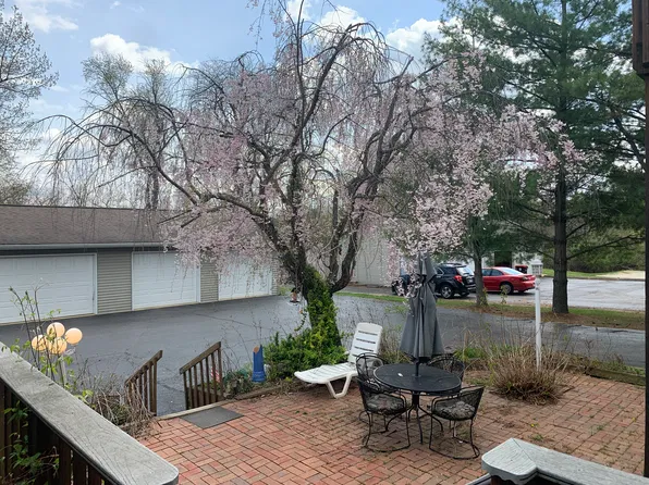 602 Holland Rd APT B, Metamora, IL 61548