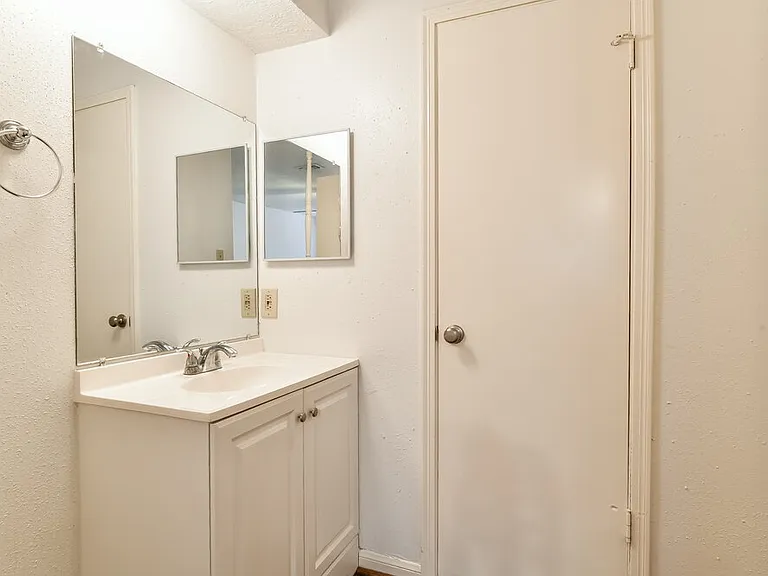 6527 La Violetta Dr — Photo 14