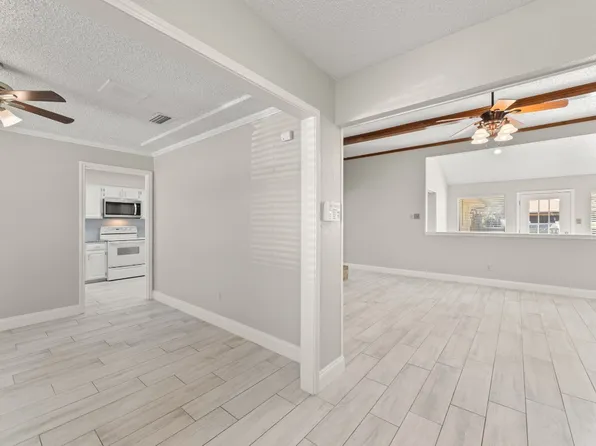 3205 Delaford Dr, Carrollton, TX 75007