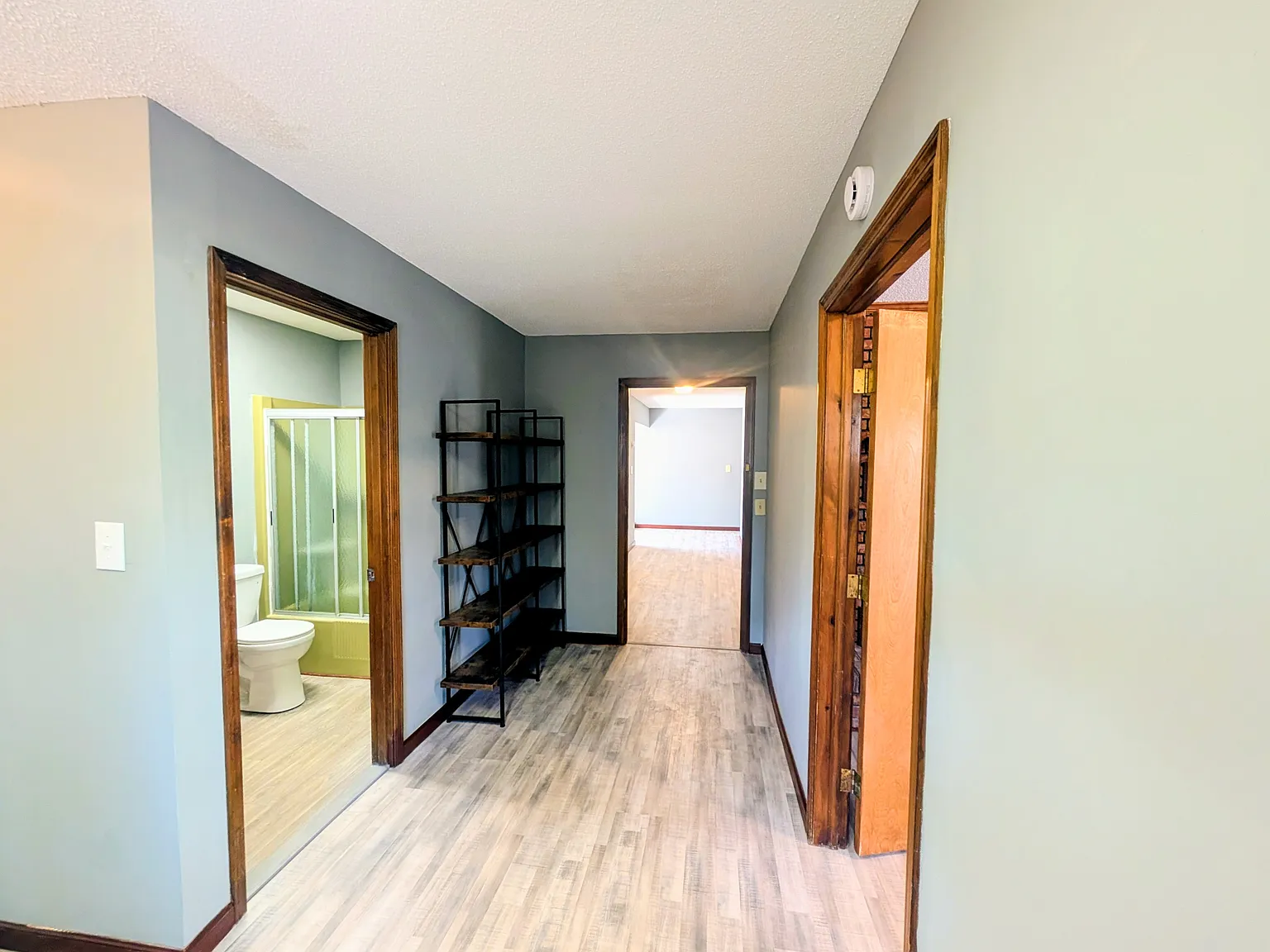 2 bed, 1200 sqft, $1,200 — Photo 2