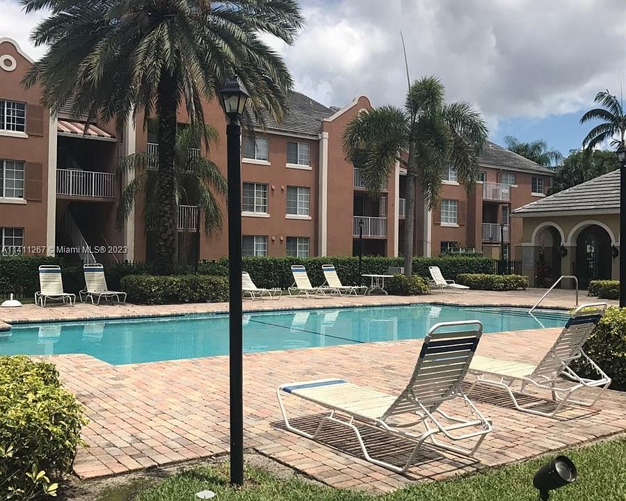 1st image of 620 SW 111th Ave #30