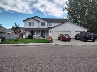 7915 Saturna Dr, Pasco, WA 99301