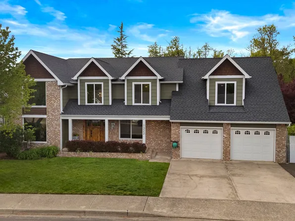 1322 NW Domenico Dr, Roseburg, OR 97471