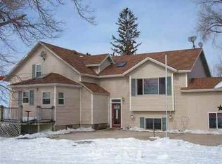 1941 Wildwood Ave, Sumner, IA 50674