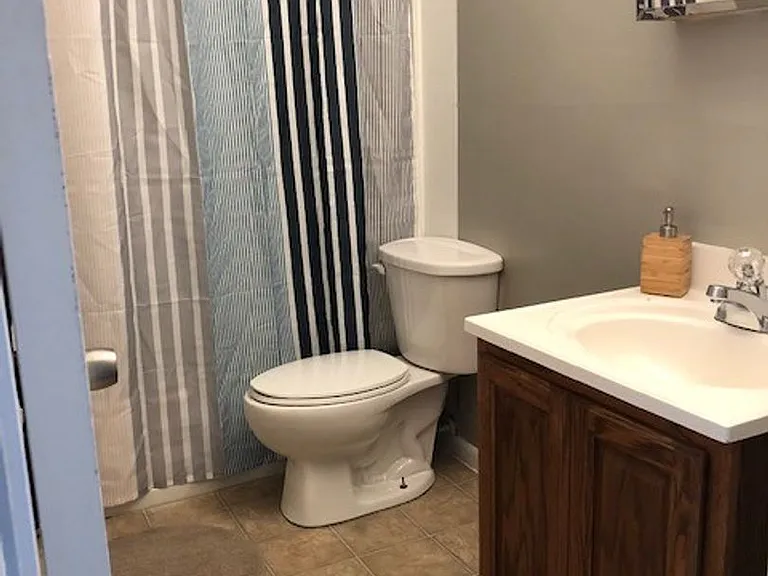 August Place Apartments — Photo 23