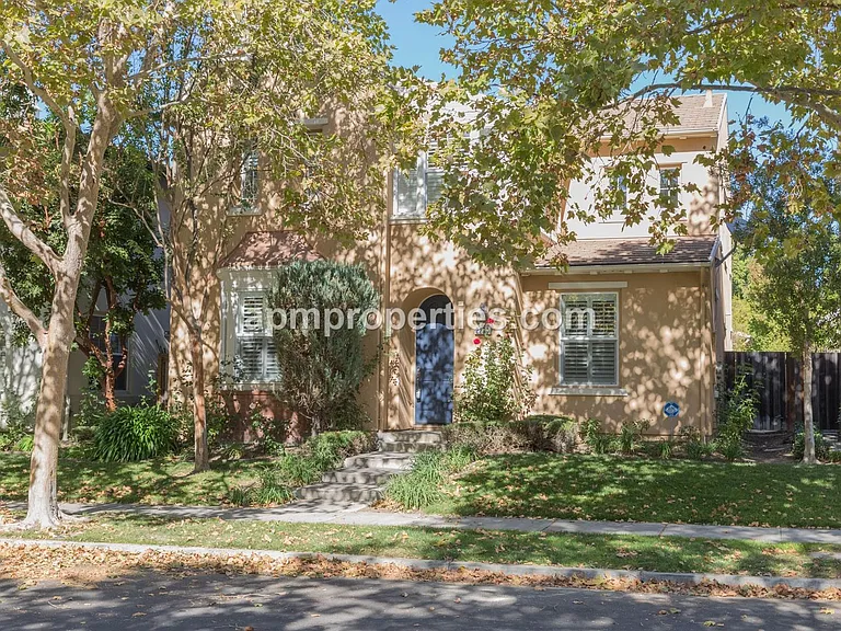 2291 Magnolia Bridge Dr — Photo 1