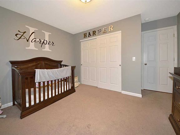 5th image of 224 Parkway Dr