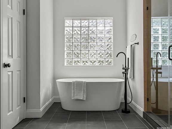 4th image of 26626 Snuggle Valley