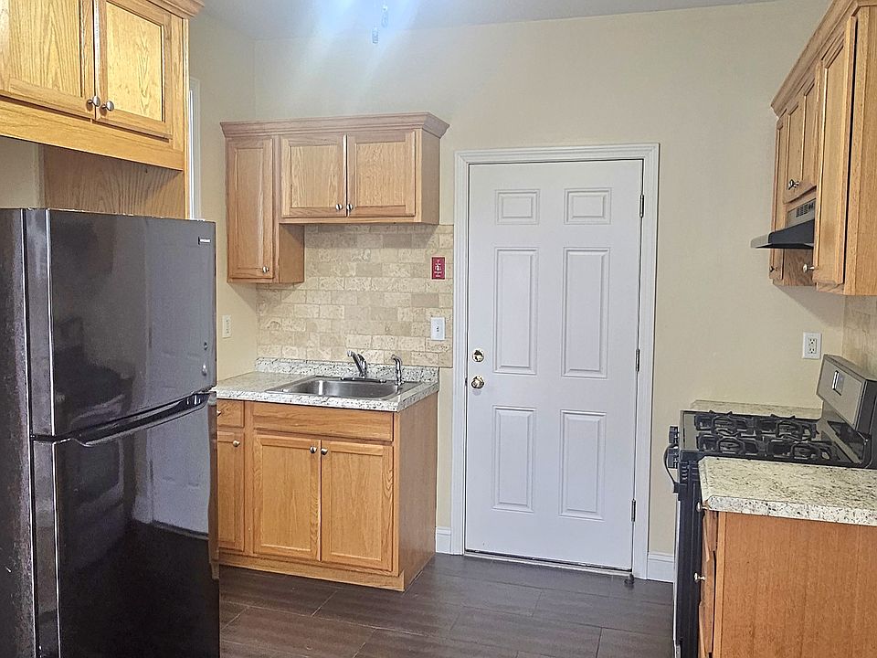 1st image of 324 Campbell Ave #A1