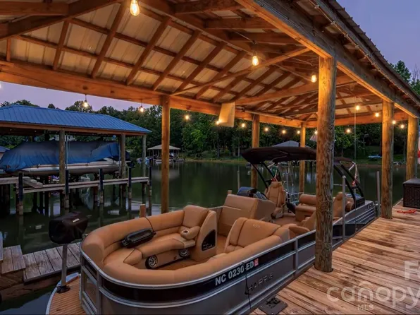 6236 River Cabin Ln, Charlotte, NC 28278