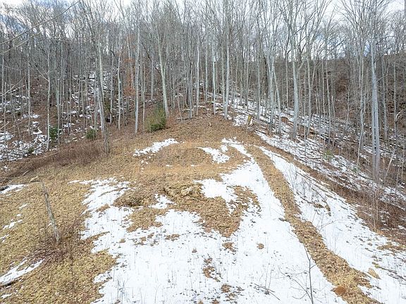 5th image of 2276 Lake Forest Dr