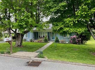 110 Windsor Ln, Fayetteville, WV 25840