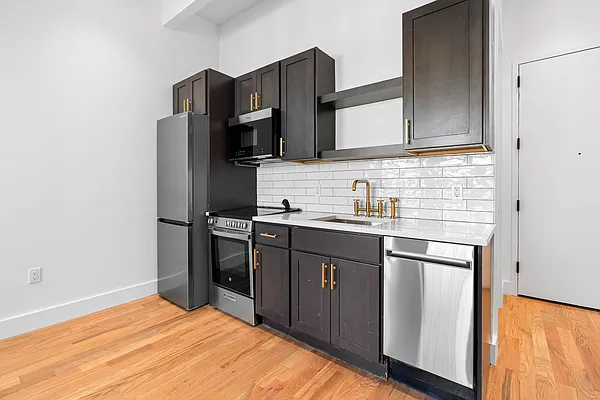 Rented by Joel Scharf, LREB | media 4