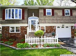 97 Palmer St, Belford, NJ 07718