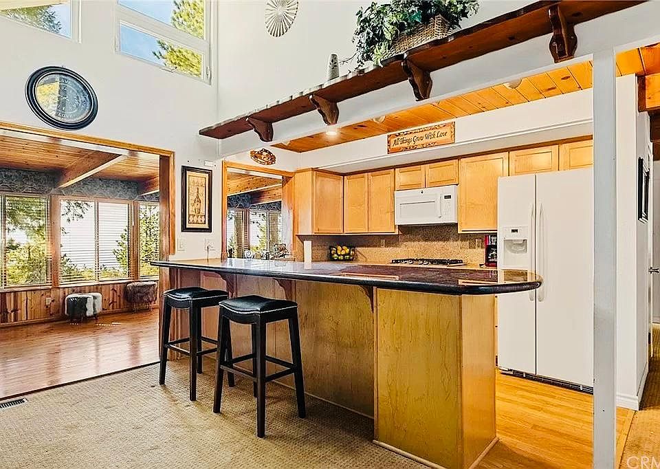 1954 Nob Hill Dr, Running Springs, CA 92382 Zillow