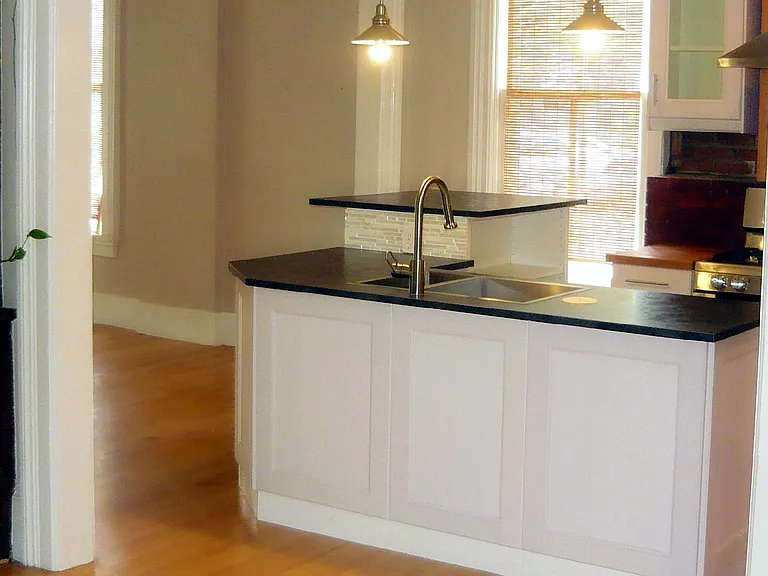 402 N Ewing St — Photo 6