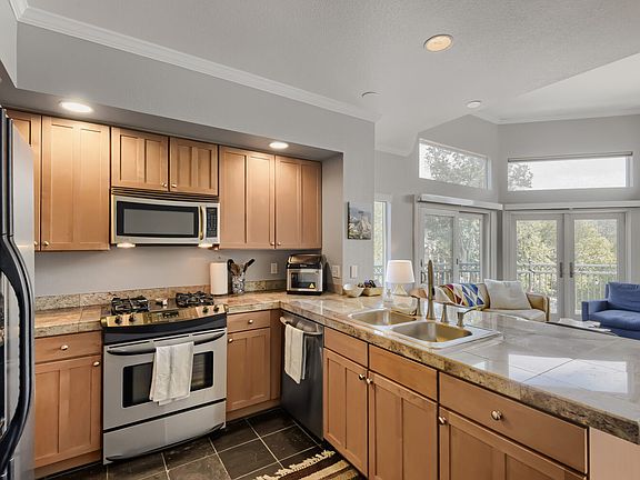 4th image of 1705 N Gaylord St APT 301