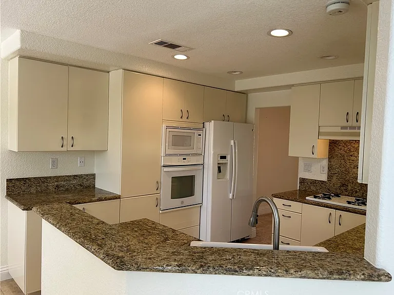 23106 Port Antonio Way — Photo 18