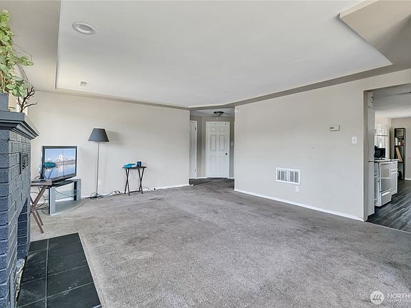 2nd image of 7048 S Oakes Street