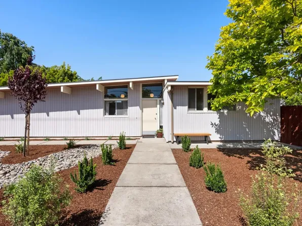 900 Elsinore Dr, Palo Alto, CA 94303