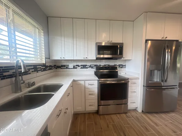 10013 W LAKEVIEW Circle N, Sun City, AZ 85351