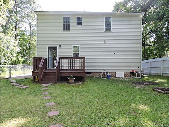 4th image of 1823 Stewart Ave