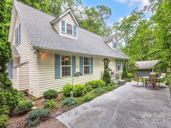 210 Sleepy Hollow Dr, Waynesville, NC 28785
